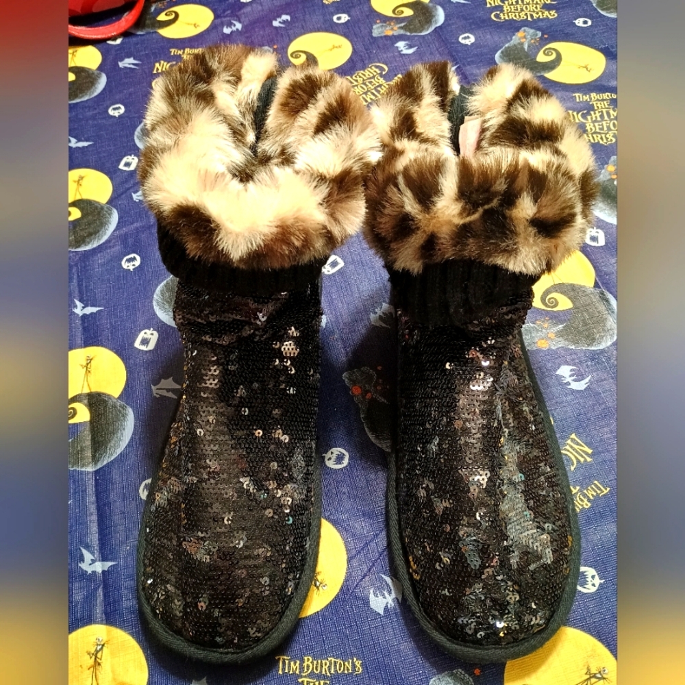 Victoria's Secret Pink leopard faux fur black sequins boots large (9-10) NWOT